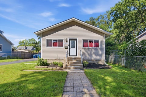 Tiny photo for 14538 Hamlin Avenue, Midlothian, IL 60445 (MLS # 12710460)
