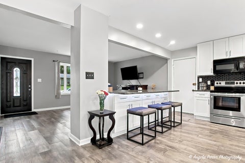 Tiny photo for 512 Silbury Court, McHenry, IL 60050 (MLS # 12746488)