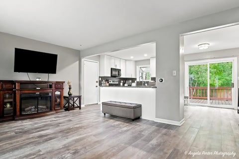 Tiny photo for 512 Silbury Court, McHenry, IL 60050 (MLS # 12746488)