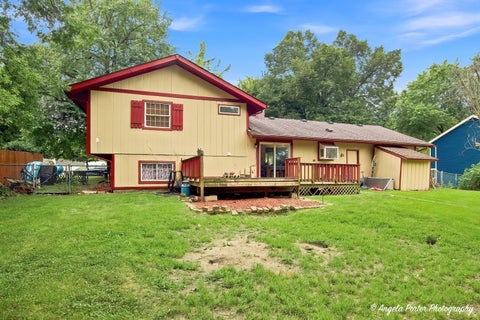 Tiny photo for 512 Silbury Court, McHenry, IL 60050 (MLS # 12746488)