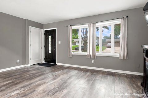 Tiny photo for 512 Silbury Court, McHenry, IL 60050 (MLS # 12746488)