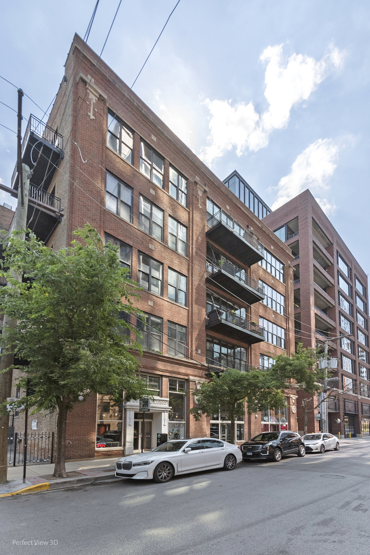 215 N Aberdeen Street 302B