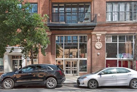 215 N Aberdeen Street 302B Chicago IL 60607