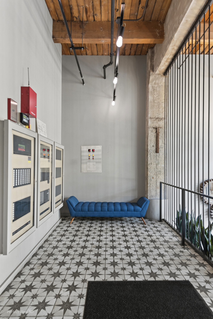 215 N Aberdeen Street 302B