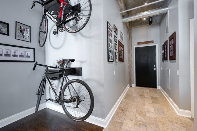 850 W ADAMS Street 6E