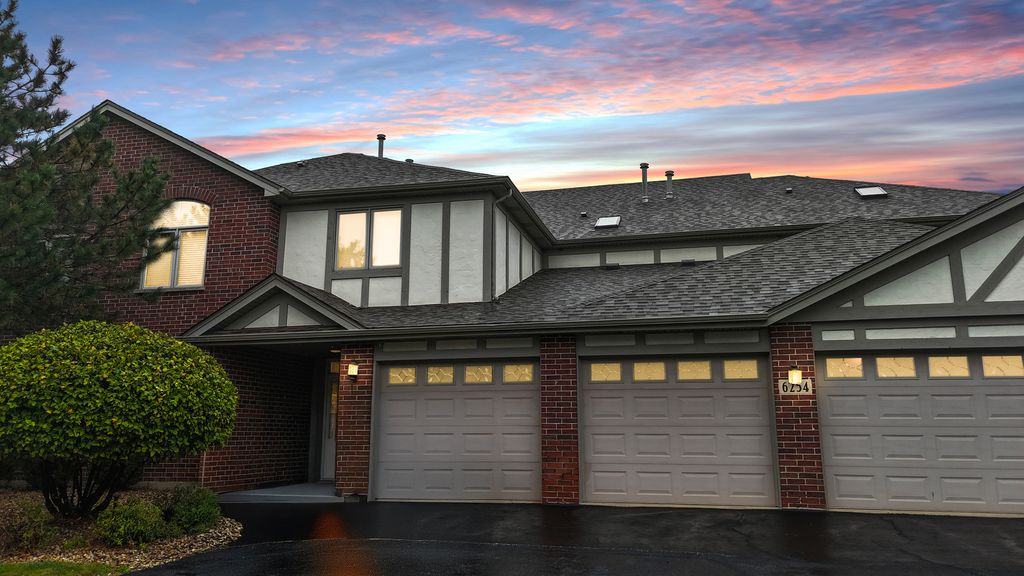 Photo for 6254 Kallsen Drive #4, Tinley Park, IL 60477 (MLS # 12491334)