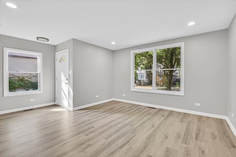 Tiny photo for 7117 S UNIVERSITY Avenue, Chicago, IL 60619 (MLS # 12495939)