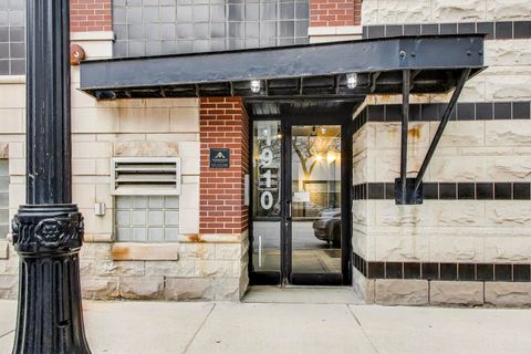 Photo of 1910 S Michigan Avenue #202, Chicago, IL 60616 (MLS # 12598113)