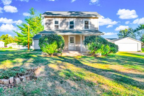 Photo of 612 E North Street, Leroy, IL 61752 (MLS # 12474626) Photo of 612 E North Street, Leroy, IL 61752 (MLS # 12474626)