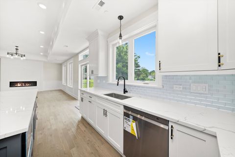 Tiny photo for 7620 Garden Lane, Justice, IL 60458 (MLS # 12502448)