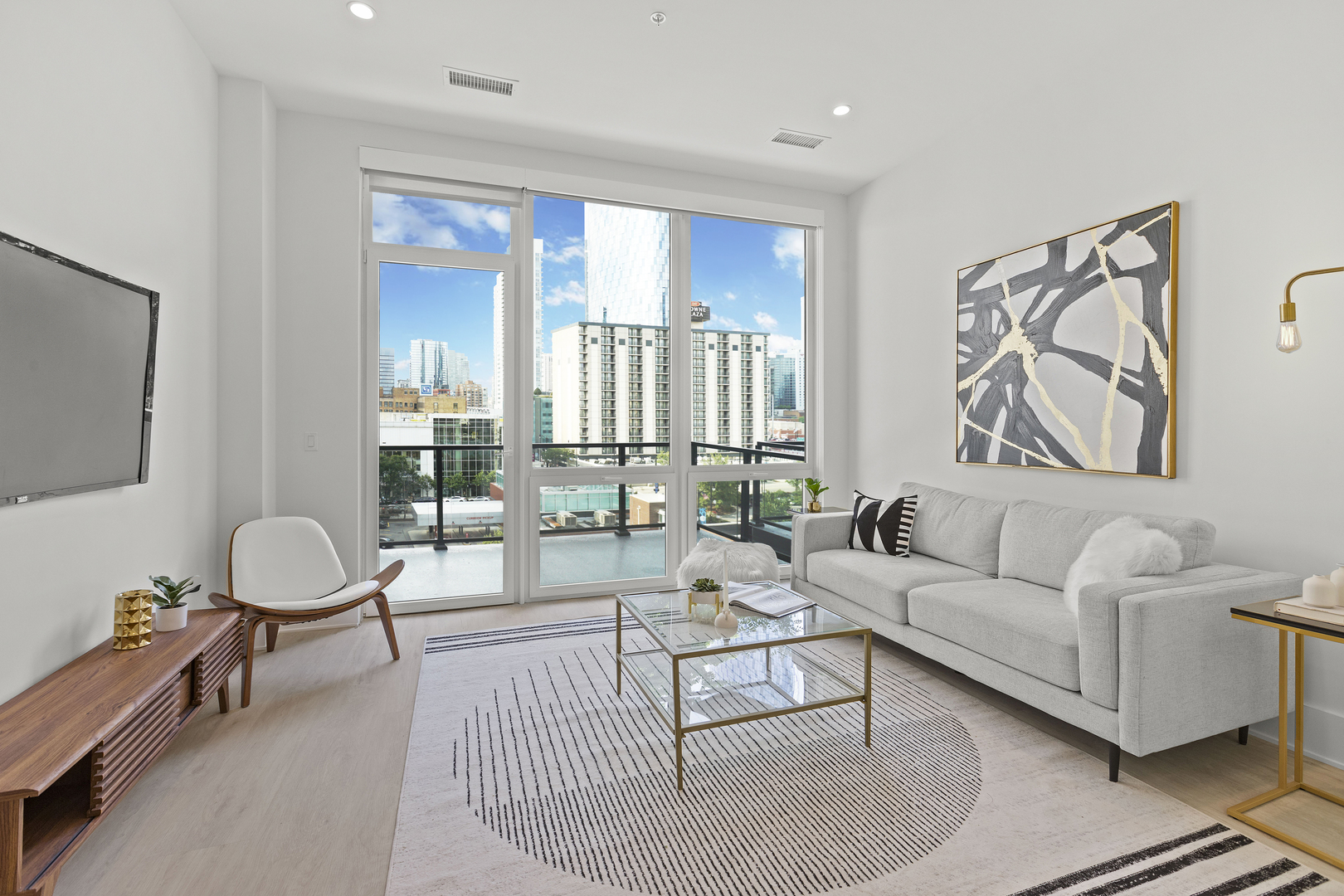 812 W Adams Street 410