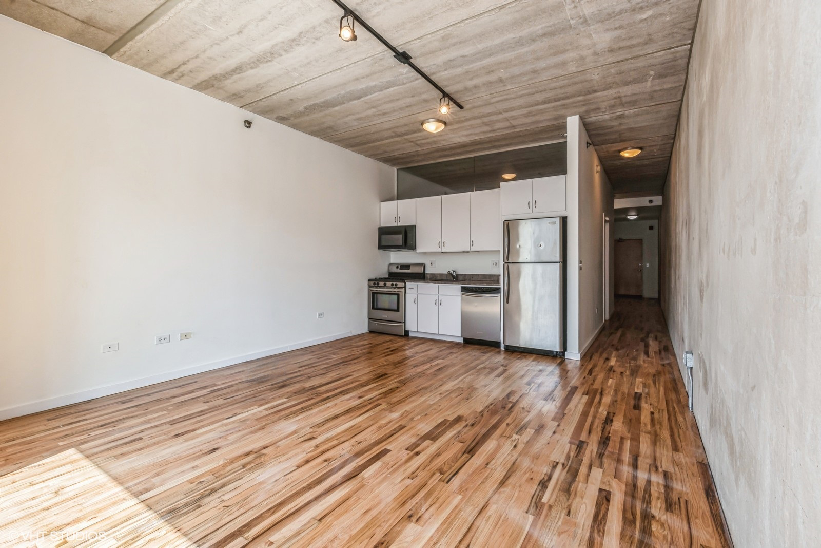 630 N FRANKLIN Street 702