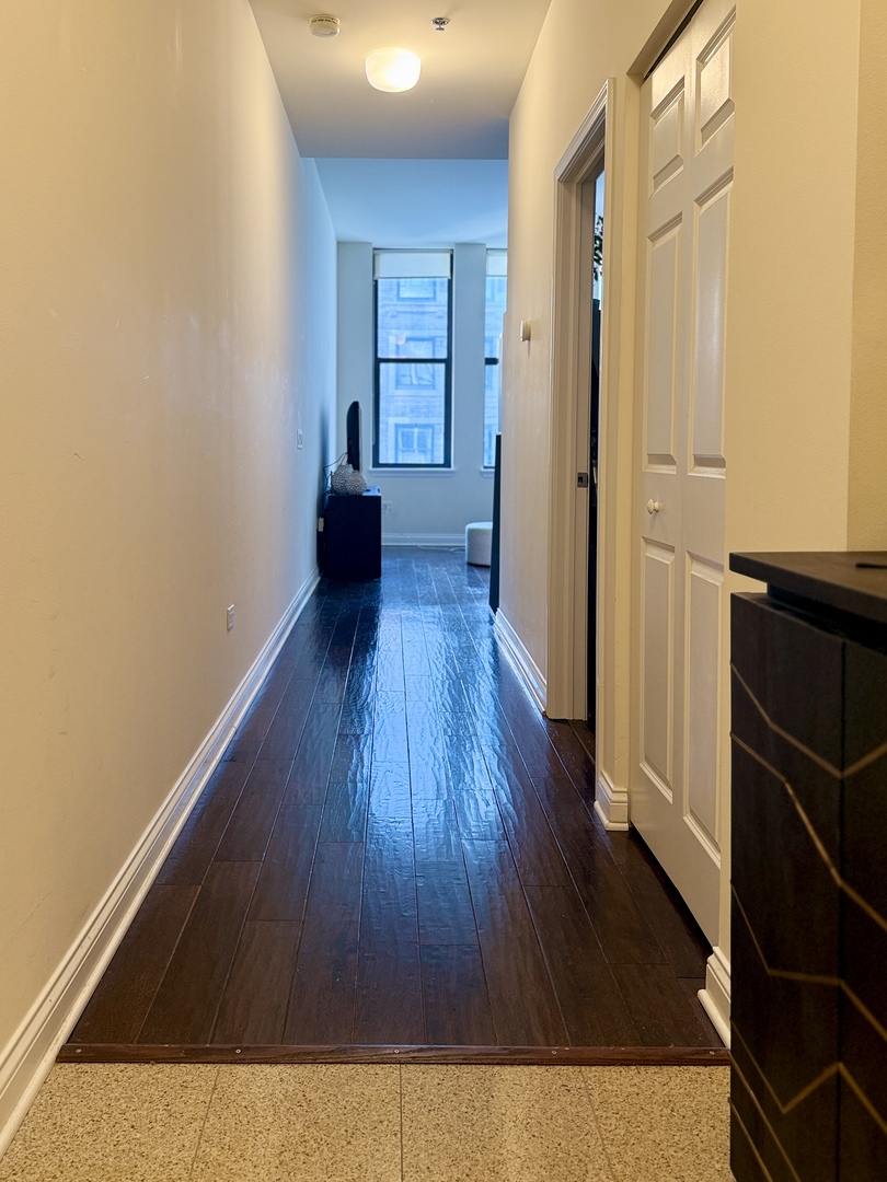 8 W Monroe Street 1105