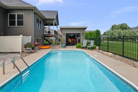 Tiny photo for 813 S 10th Street, Eldridge, IA 52748 (MLS # 12716494)