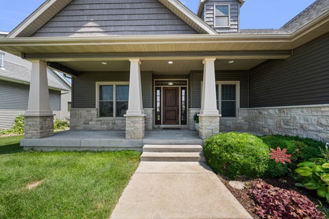 Tiny photo for 813 S 10th Street, Eldridge, IA 52748 (MLS # 12716494)