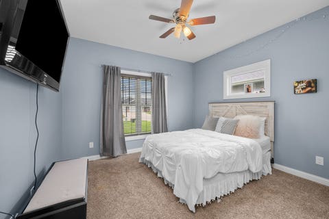 Tiny photo for 813 S 10th Street, Eldridge, IA 52748 (MLS # 12716494)