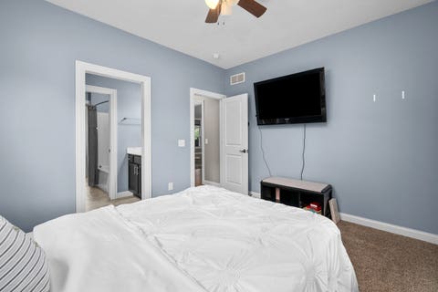 Tiny photo for 813 S 10th Street, Eldridge, IA 52748 (MLS # 12716494)