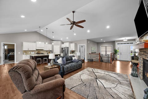 Tiny photo for 813 S 10th Street, Eldridge, IA 52748 (MLS # 12716494)