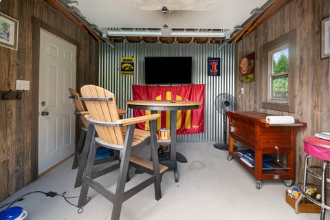 Tiny photo for 813 S 10th Street, Eldridge, IA 52748 (MLS # 12716494)