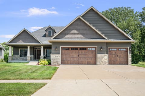 Photo of 813 S 10th Street, Eldridge, IA 52748 (MLS # 12716494)