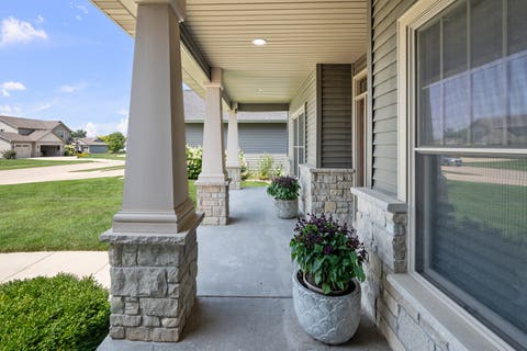 Tiny photo for 813 S 10th Street, Eldridge, IA 52748 (MLS # 12716494)