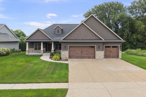Tiny photo for 813 S 10th Street, Eldridge, IA 52748 (MLS # 12716494)