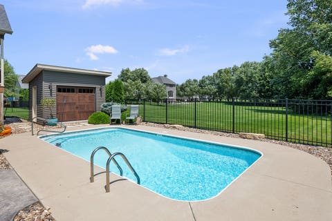 Tiny photo for 813 S 10th Street, Eldridge, IA 52748 (MLS # 12716494)