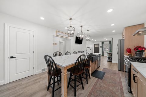 Tiny photo for 338 Lakelawn Boulevard, Aurora, IL 60506 (MLS # 12571393)