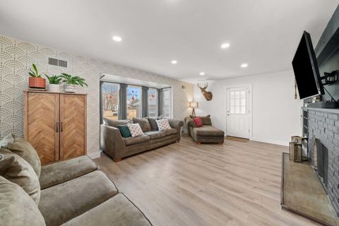 Tiny photo for 338 Lakelawn Boulevard, Aurora, IL 60506 (MLS # 12571393)