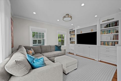Tiny photo for 622 MELROSE Avenue, Kenilworth, IL 60043 (MLS # 12461300)