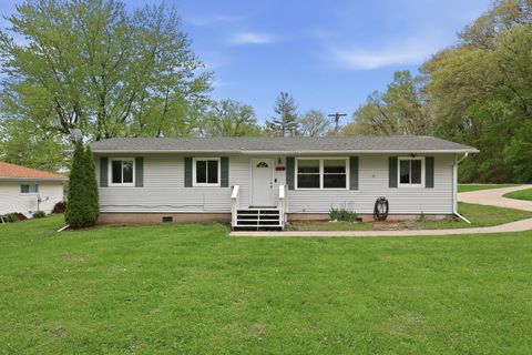 Photo of 137 E 7th Street, Coal Valley, IL 61240 (MLS # 12632872)