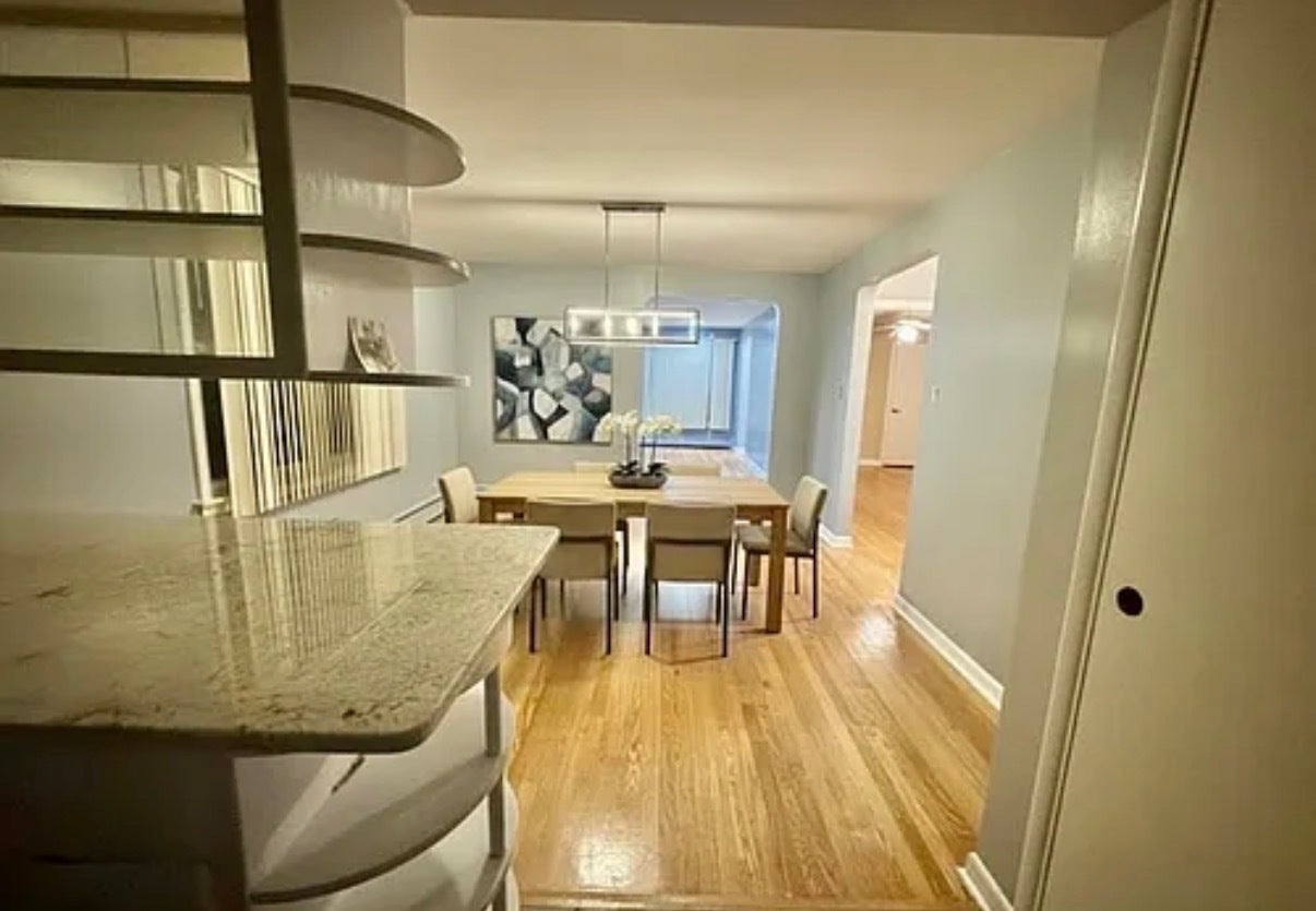 2545 W 115th Street