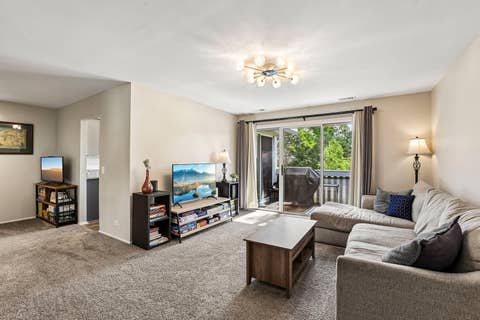 Tiny photo for 1307 Cromwell Court #1307, Vernon Hills, IL 60061 (MLS # 12691428)