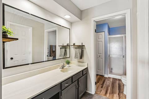 Tiny photo for 1307 Cromwell Court #1307, Vernon Hills, IL 60061 (MLS # 12691428)