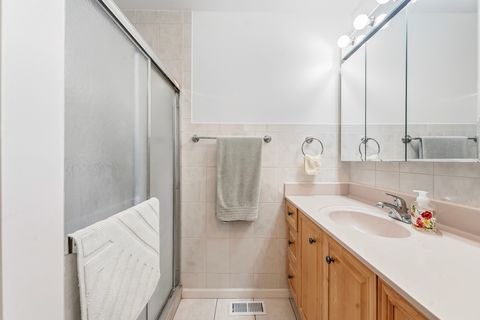 Tiny photo for 3206 Kingfisher Court, Rolling Meadows, IL 60008 (MLS # 12466580)