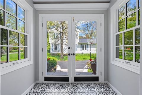 Tiny photo for 910 Chippewa Lane, Wilmette, IL 60091 (MLS # 12630233)