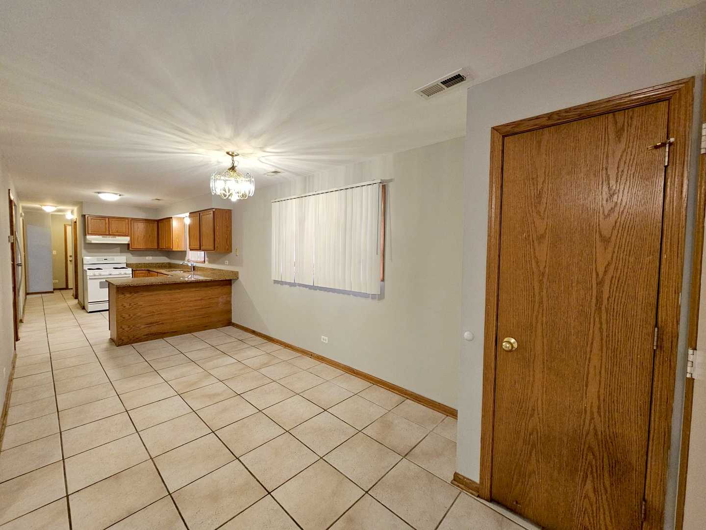 2714 W 37th Place