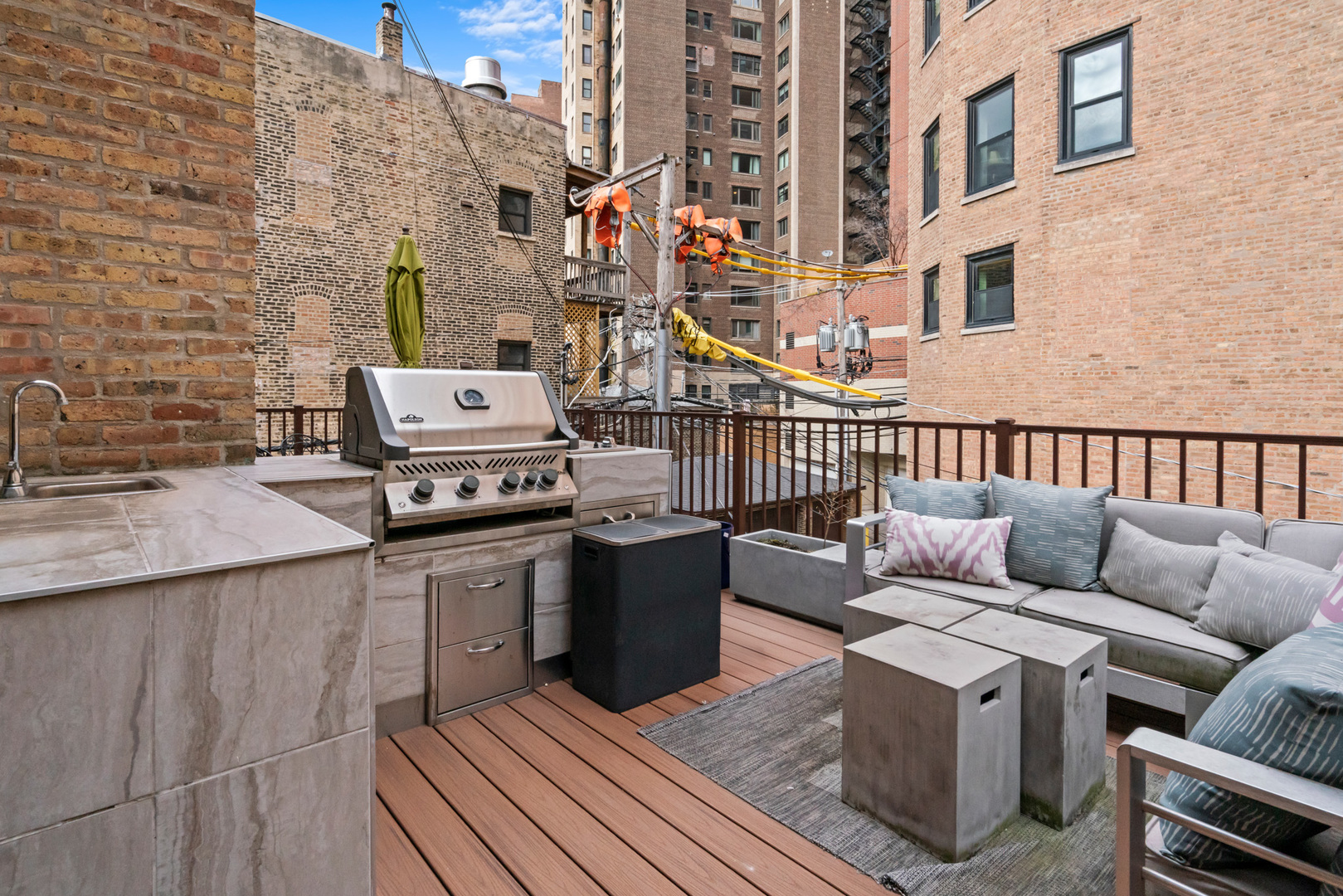 2113 N Clark Street