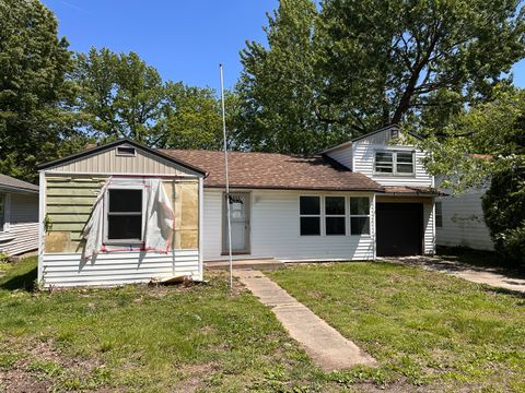 Photo of 604 N 7th Street, Herrin, IL 62948 (MLS # 12636774)