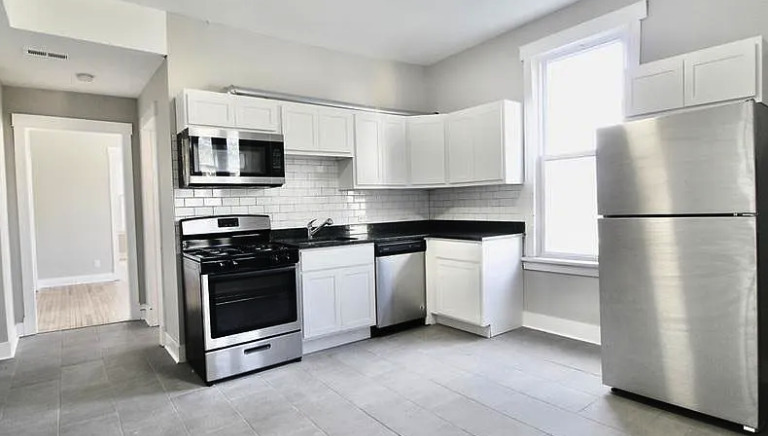 3758 W McLean Avenue CH1