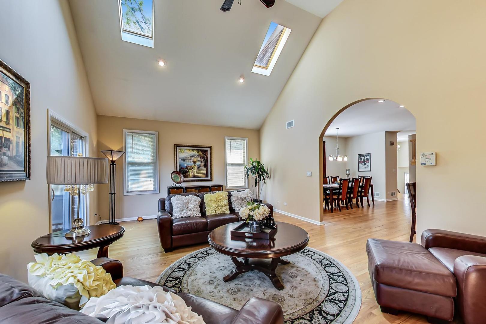 7916 W ALTGELD Street