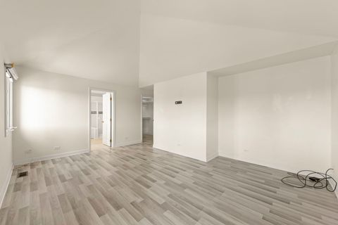 Tiny photo for 17 Mashie Court, Woodridge, IL 60517 (MLS # 12608155)