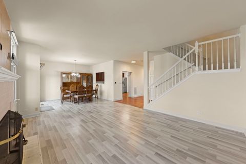 Tiny photo for 17 Mashie Court, Woodridge, IL 60517 (MLS # 12608155)