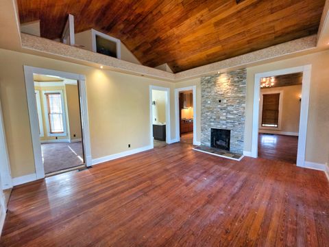 Tiny photo for 102 W 3rd Street, Flora, IL 62839 (MLS # 12604728)