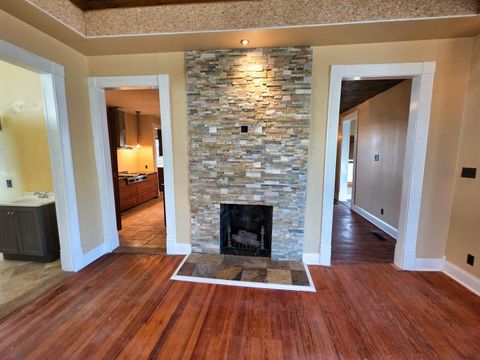 Tiny photo for 102 W 3rd Street, Flora, IL 62839 (MLS # 12604728)