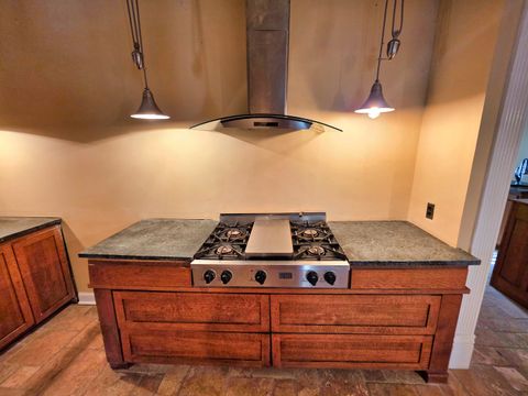 Tiny photo for 102 W 3rd Street, Flora, IL 62839 (MLS # 12604728)