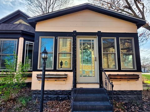 Tiny photo for 102 W 3rd Street, Flora, IL 62839 (MLS # 12604728)