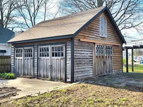 Tiny photo for 102 W 3rd Street, Flora, IL 62839 (MLS # 12604728)