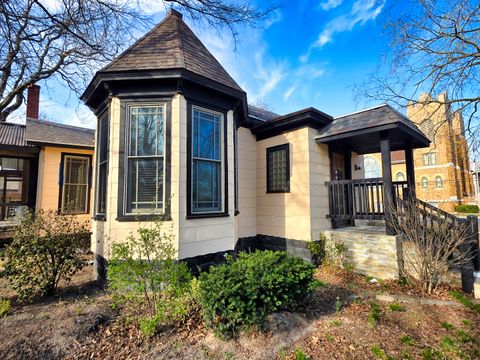 Tiny photo for 102 W 3rd Street, Flora, IL 62839 (MLS # 12604728)