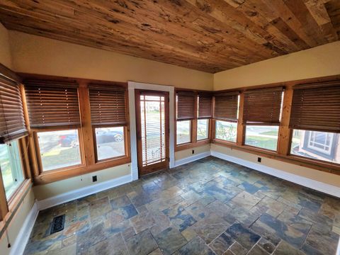 Tiny photo for 102 W 3rd Street, Flora, IL 62839 (MLS # 12604728)